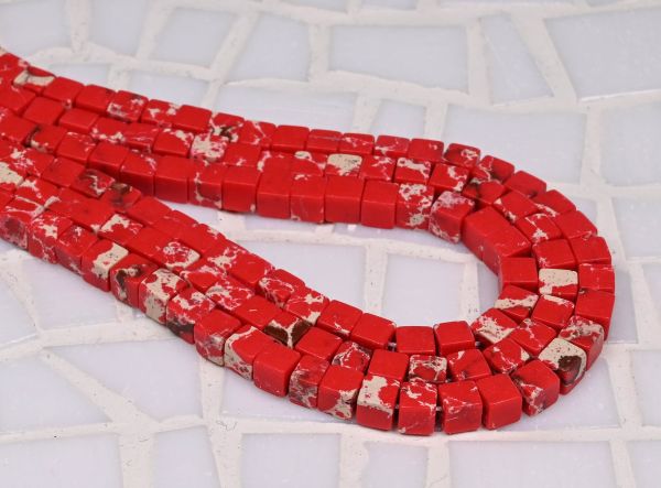 Perlenkette Stein - 4x4x4mm - rot
